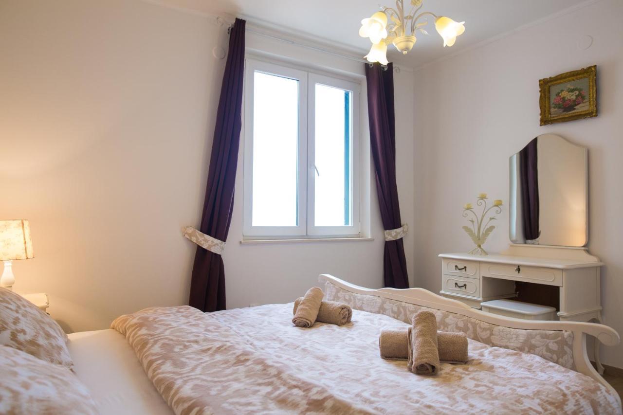 Apartment Zlatni Potok - Best View Of The Old Town Dubrovnik Exterior photo