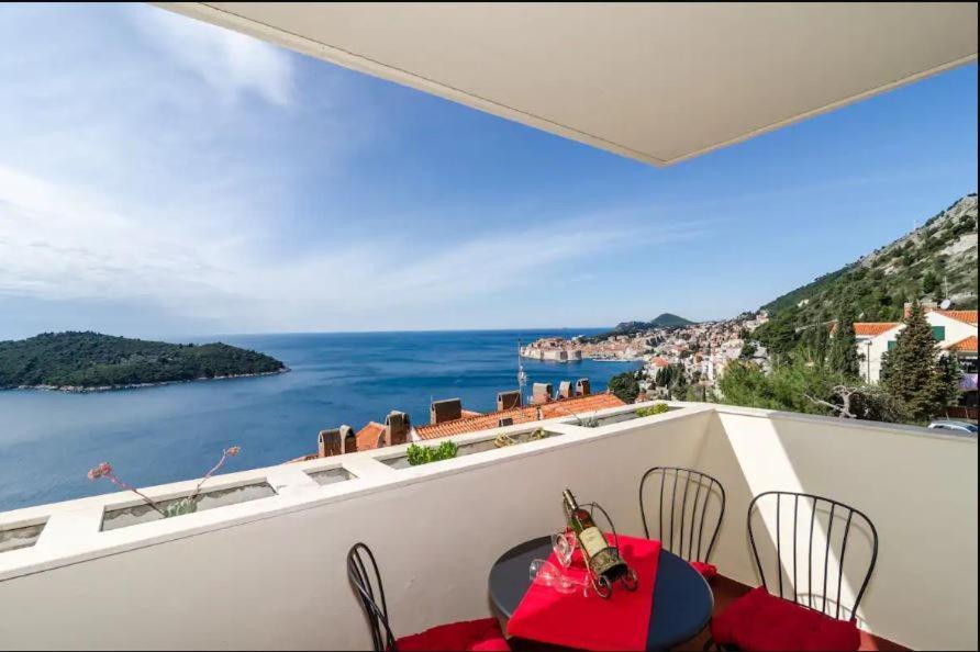 Apartment Zlatni Potok - Best View Of The Old Town Dubrovnik Exterior photo
