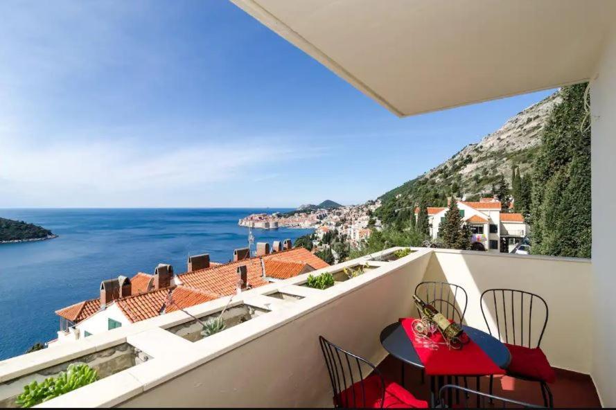 Apartment Zlatni Potok - Best View Of The Old Town Dubrovnik Exterior photo